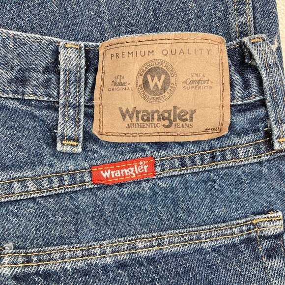 Wrangler Regular Fit Jeans Modified Length Jeans - 34" Waist, 23" Inseam - Picture 2 of 5